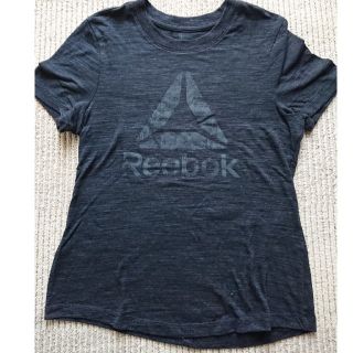 リーボック(Reebok)のフィットネスTシャツ２枚とスカート付レギンス(セット/コーデ)