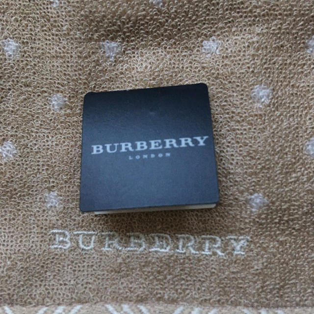 BURBERRY(バーバリー)の【新品】BURBERRY LONDON タオルハンカチ レディースのファッション小物(ハンカチ)の商品写真