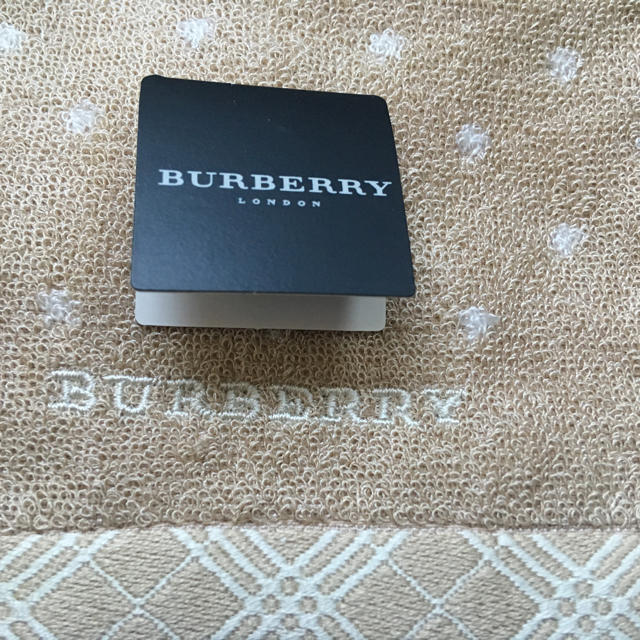 BURBERRY(バーバリー)の【新品】BURBERRY LONDON タオルハンカチ レディースのファッション小物(ハンカチ)の商品写真