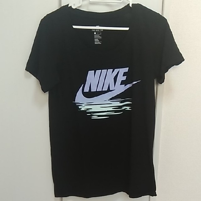 NIKE(ナイキ)のNIKE Tシャツ レディースのトップス(Tシャツ(半袖/袖なし))の商品写真