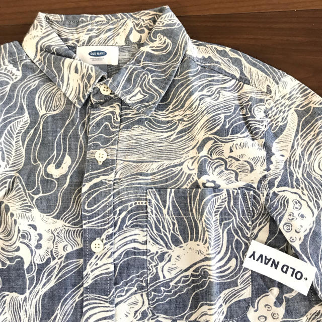 Old Navy(オールドネイビー)のtrkn様専用  新品未使用  オールドネービー  キッズ  シャツ キッズ/ベビー/マタニティのキッズ服男の子用(90cm~)(Tシャツ/カットソー)の商品写真