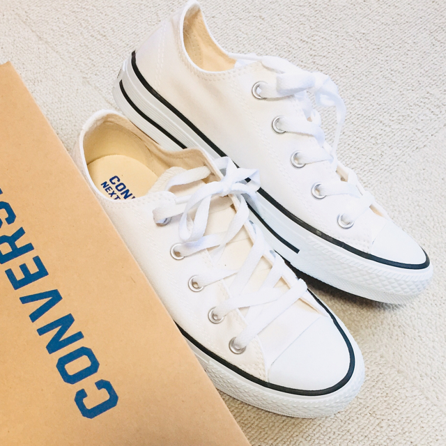 CONVERSE(コンバース)の【新品未使用品】コンバース 白 23.0cm レディースの靴/シューズ(スニーカー)の商品写真