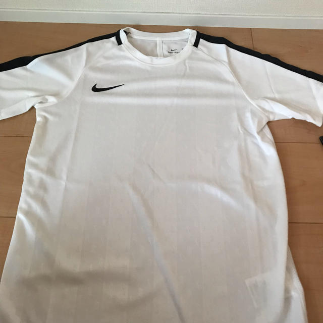 NIKE(ナイキ)のナイキ Tシャツ スポーツ/アウトドアのスポーツ/アウトドア その他(その他)の商品写真