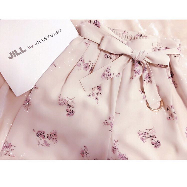 JILL by JILLSTUART(ジルバイジルスチュアート)の試着のみ❁ ジルバイジルスチュアート♡ 花柄ガウチョパンツ シフォン素材 レディースのパンツ(カジュアルパンツ)の商品写真