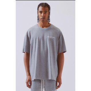 フィアオブゴッド(FEAR OF GOD)のfog essentials 半袖Tシャツ S グレー 新品 エッセンシャルズ(Tシャツ/カットソー(半袖/袖なし))