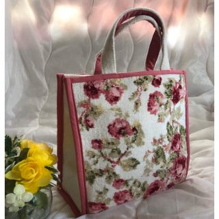 ローラアシュレイ(LAURA ASHLEY)のローラアシュレイ❤️【新品】シェニール織の薔薇のバッグ(トートバッグ)