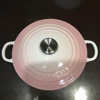 LE CREUSET - ル・クルーゼ22㎝ピンクと白のグラデーションの通販 by ...