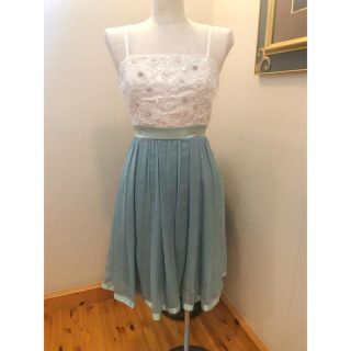 エメ(AIMER)の【美品】AIMER エメ パーティードレス 結婚式 二次会 お呼ばれ (ミディアムドレス)