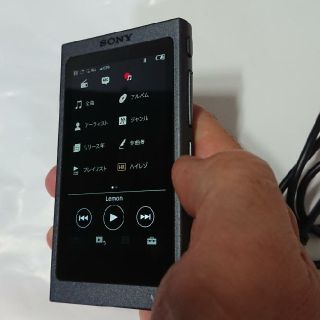 ウォークマン(WALKMAN)の限定価格 SONY walkman NW-A35 黒 本体＋純正コード(ポータブルプレーヤー)