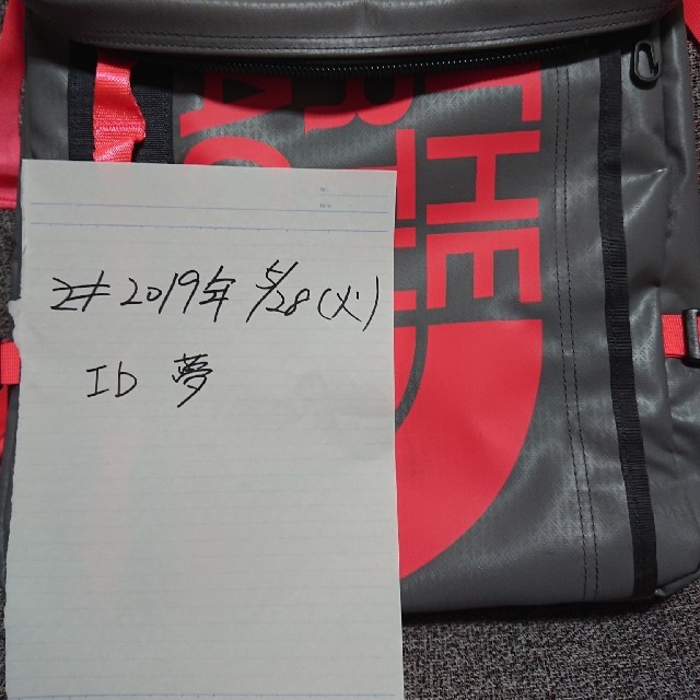 THE NORTH FACE(ザノースフェイス)のノースフェイス ヒューズボックス 30L  ジンググレー×トロピカルオレンジ メンズのバッグ(バッグパック/リュック)の商品写真