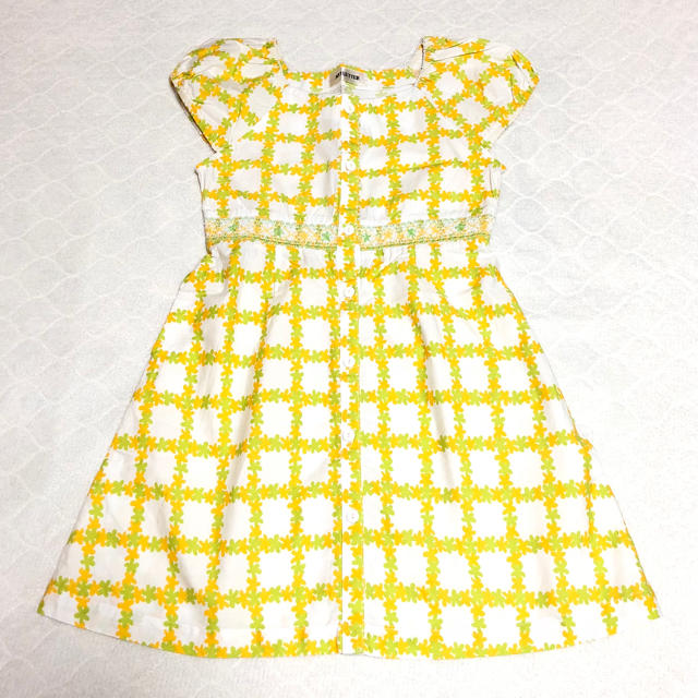 ART LETTERワンピース(イエロー)130cm♪ キッズ/ベビー/マタニティのキッズ服女の子用(90cm~)(ドレス/フォーマル)の商品写真