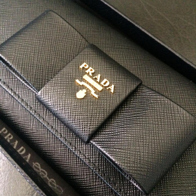PRADA(プラダ)の新品未使用 プラダリボンウォレットカードパスケース長財布ブラックレザーバッグミニ レディースのファッション小物(財布)の商品写真