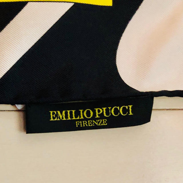 EMILIO PUCCI(エミリオプッチ)の未使用☆エミリオプッチ スカーフ レディースのファッション小物(バンダナ/スカーフ)の商品写真