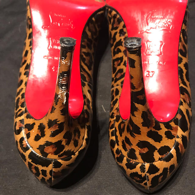 Christian Louboutin(クリスチャンルブタン)のルブタン レオパードパンプス レディースの靴/シューズ(ハイヒール/パンプス)の商品写真