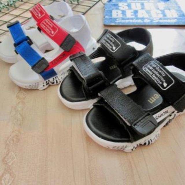 Teva(テバ)のスポーツサンダル　ホワイト　15 キッズ/ベビー/マタニティのキッズ靴/シューズ(15cm~)(サンダル)の商品写真