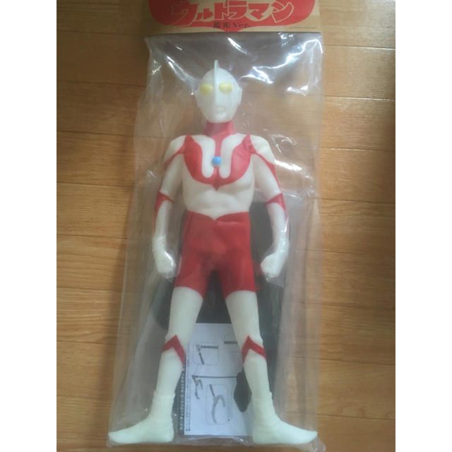貴重 限定100 WS2019 冬 ギガンティックシリーズ ウルトラマン 蓄光