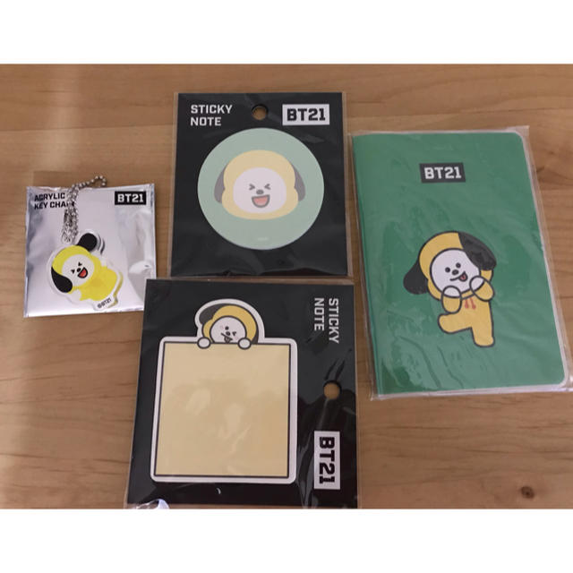 防弾少年団(BTS)(ボウダンショウネンダン)のBT21 CHIMMY アクリルキーチェーン、ふせん、ミニノート エンタメ/ホビーのおもちゃ/ぬいぐるみ(キャラクターグッズ)の商品写真