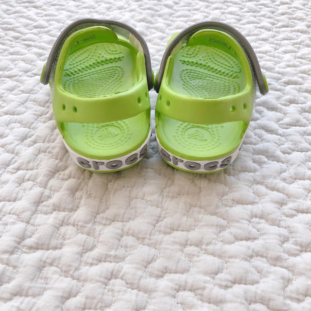 crocs(クロックス)の新品！クロックス サンダル ベビー 12cm キッズ/ベビー/マタニティのベビー靴/シューズ(~14cm)(サンダル)の商品写真