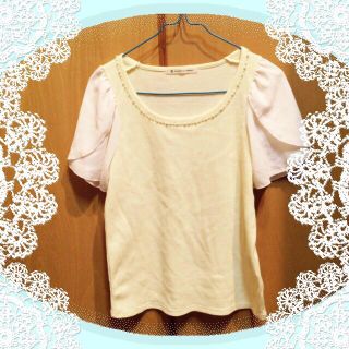 マジェスティックレゴン(MAJESTIC LEGON)のフリル袖♡パール付きトップス(Tシャツ(半袖/袖なし))