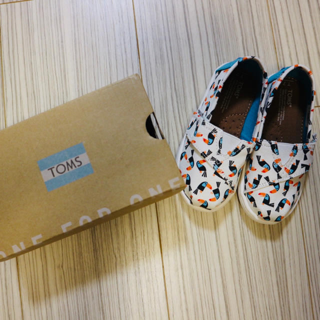 TOMS(トムズ)のTOMS キッズシューズ 14㎝ 新品！ キッズ/ベビー/マタニティのベビー靴/シューズ(~14cm)(スニーカー)の商品写真