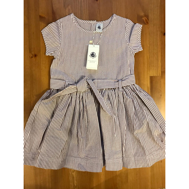 PETIT BATEAU(プチバトー)のmiki_5718様専用♡3ans プチバトー シアサッカーワンピース キッズ/ベビー/マタニティのキッズ服女の子用(90cm~)(ワンピース)の商品写真