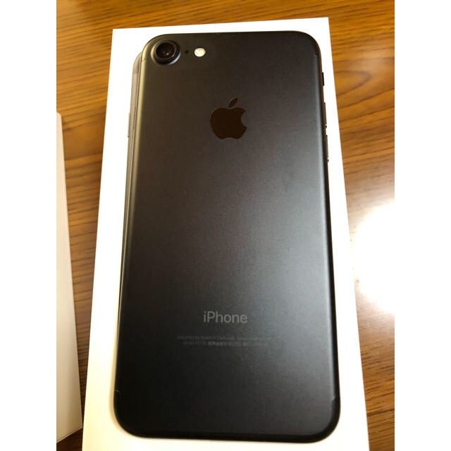 Apple(アップル)のiphone7 128GB SIMフリー スマホ/家電/カメラのスマートフォン/携帯電話(スマートフォン本体)の商品写真