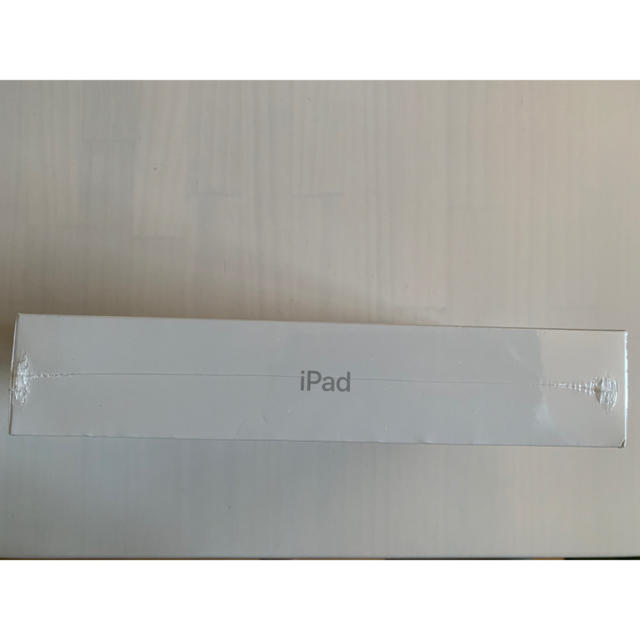 iPad(アイパッド)の【新品未開封】 iPad 32GB シルバー Wi-Fi 第6世代 2018年春 スマホ/家電/カメラのPC/タブレット(タブレット)の商品写真