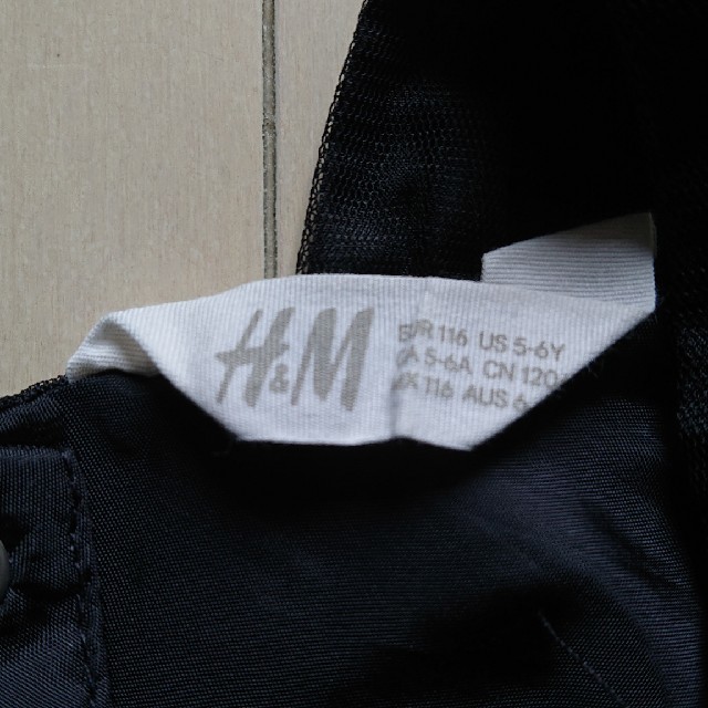 H&M(エイチアンドエム)のH&M■スパンコール ドレス 120cm 黒■美品 キッズ/ベビー/マタニティのキッズ服女の子用(90cm~)(ドレス/フォーマル)の商品写真