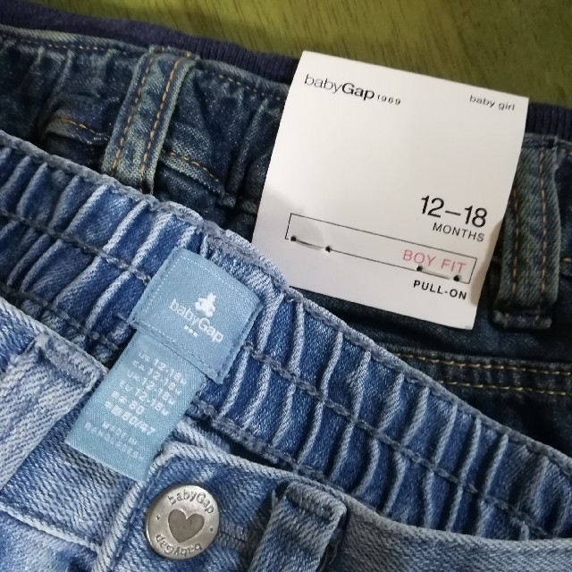 babyGAP(ベビーギャップ)の専用　GAP　デニム　２点セット　新品有り キッズ/ベビー/マタニティのベビー服(~85cm)(パンツ)の商品写真