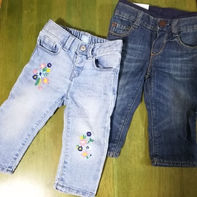 babyGAP(ベビーギャップ)の専用　GAP　デニム　２点セット　新品有り キッズ/ベビー/マタニティのベビー服(~85cm)(パンツ)の商品写真