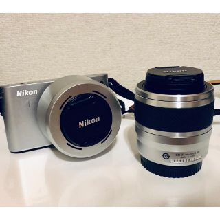 ニコン(Nikon)のミラーレス一眼カメラ Nikon 1 J1 ダブルズームキット   シルバー(ミラーレス一眼)