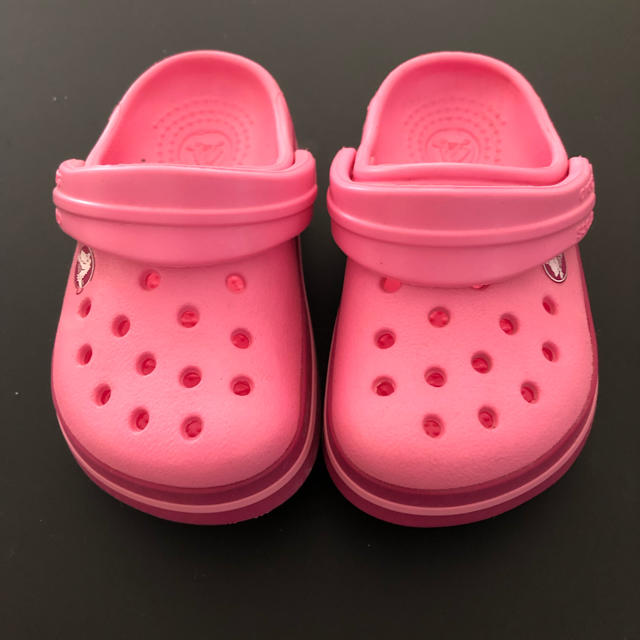 crocs(クロックス)のベビー用 クロックス ピンク キッズ/ベビー/マタニティのベビー靴/シューズ(~14cm)(サンダル)の商品写真