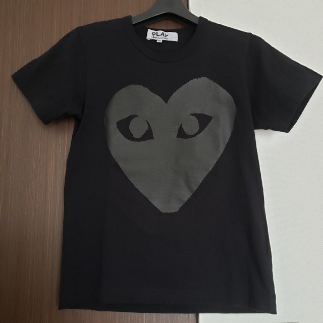 COMME des GARCONS(コムデギャルソン)のコム・デ・ギャルソンプレイTシャツ レディースのトップス(Tシャツ(半袖/袖なし))の商品写真