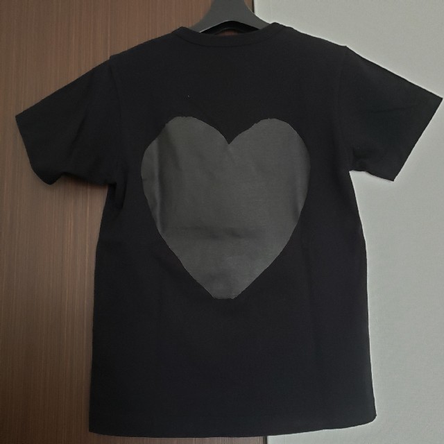 COMME des GARCONS(コムデギャルソン)のコム・デ・ギャルソンプレイTシャツ レディースのトップス(Tシャツ(半袖/袖なし))の商品写真