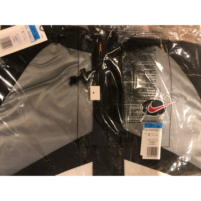 Supreme(シュプリーム)のSupreme Nike nylon Sport Jacket silver メンズのジャケット/アウター(ナイロンジャケット)の商品写真