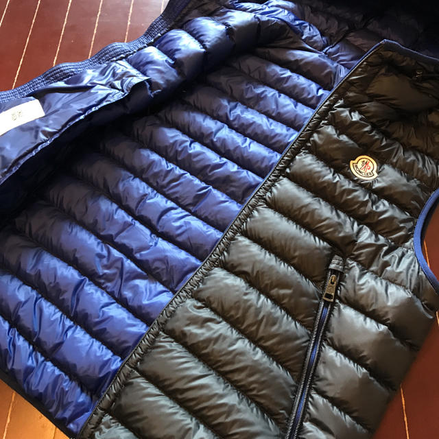 MONCLER(モンクレール)のモンクレール  ダウンベスト メンズのジャケット/アウター(ダウンベスト)の商品写真