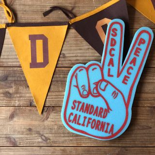 スタンダードカリフォルニア(STANDARD CALIFORNIA)のstandard california ピースサイン(置物)