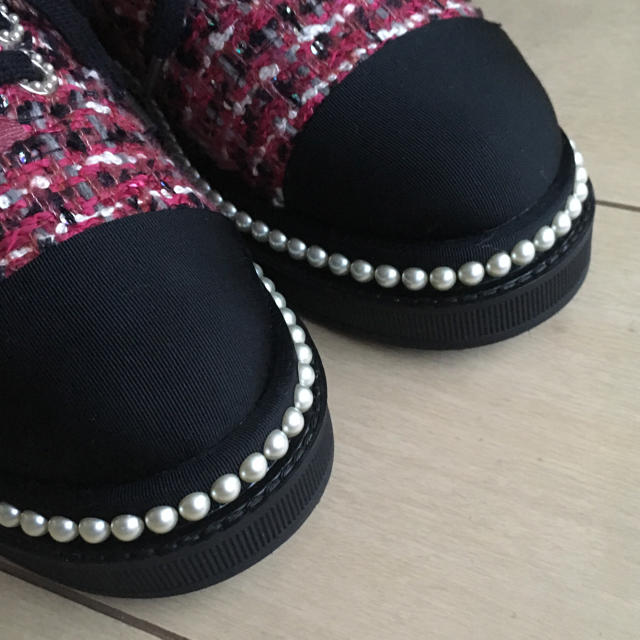 新品♡CHANEL 靴 シャネル シューズ ツイード パール スニーカー 新品♡CHANEL 靴 シャネル シューズ ツイード パール スニーカー