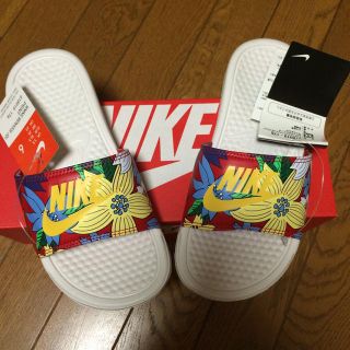 ナイキ(NIKE)の♡kaori♡専用 ナイキ赤 23センチ(サンダル)