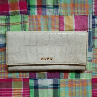 ミュウミュウ(MIU MIU)のMIUMIU　財布(財布)