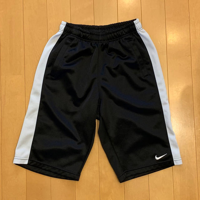 NIKE(ナイキ)のナイキ ハーフパンツ キッズ/ベビー/マタニティのキッズ服男の子用(90cm~)(パンツ/スパッツ)の商品写真