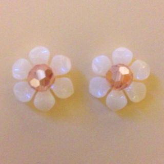 ハンドメイド♡ホワイトピンクデイジー(ピアス)
