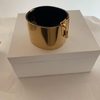 celine - ※専用 CELINE セリーヌ マンシェット バングル Mサイズ 【未 celine - ※専用 CELINE セリーヌ マンシェット バングル Mサイズ 【未
