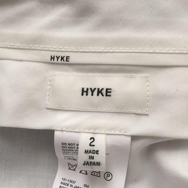 HYKE(ハイク)の今季即完売HYKEクロップドパンツ レディースのパンツ(クロップドパンツ)の商品写真