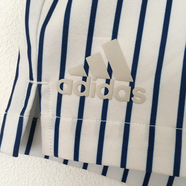 adidas(アディダス)の新品 アディダス PW ストライプショートパンツ スポーツ/アウトドアのテニス(ウェア)の商品写真