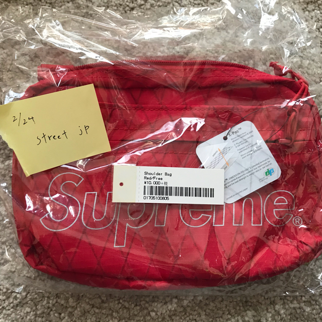 Supreme(シュプリーム)のSupreme shoulder bag red 18fw メンズのバッグ(ショルダーバッグ)の商品写真