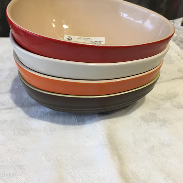 LE CREUSET(ルクルーゼ)のル・クルーゼストックポット、ユーテンシルクロック、キウイ型皿？ インテリア/住まい/日用品のキッチン/食器(食器)の商品写真