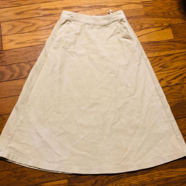 UNIQLO(ユニクロ)のコーデュロイフレアスカート レディースのスカート(ひざ丈スカート)の商品写真