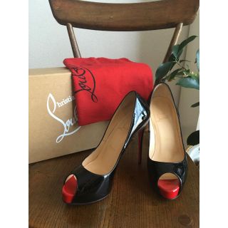 クリスチャンルブタン(Christian Louboutin)のちこ様 専用クリスチャンルブタン パテント ブラックパンプス 36.0(ハイヒール/パンプス)