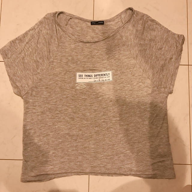 ZARA(ザラ)のZARA ロゴT シャツ グレー レディースのトップス(Tシャツ(半袖/袖なし))の商品写真